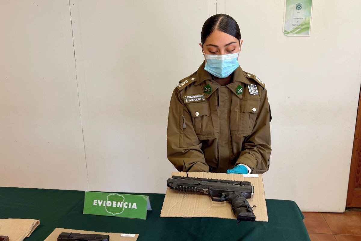 Acciones de Carabineros y Seguridad P&uacute;blica permiten detener a tres sujetos tras asalto en Servicentro