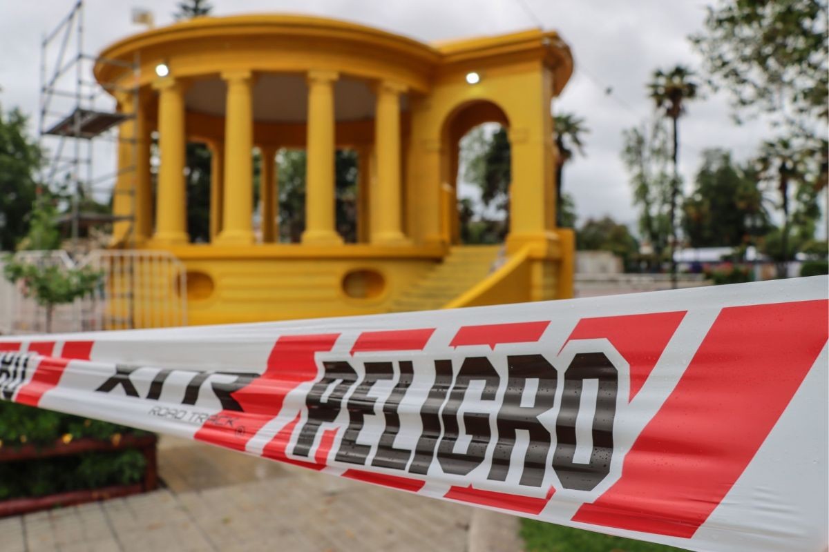 Quillota intensifica trabajos preventivos ante temporal con cierre de la Plaza de Armas y Centro de Salud
