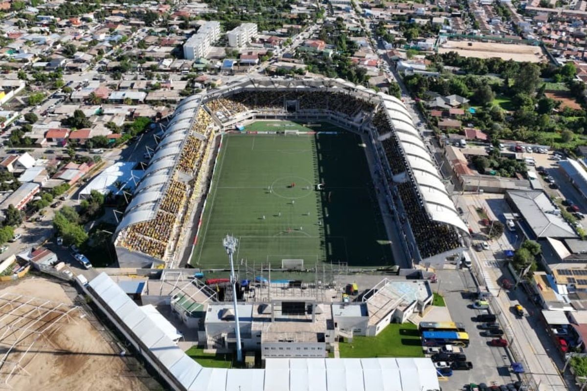 Dron municipal reforz&oacute; la seguridad en el estadio y la Plaza de Armas de Quillota