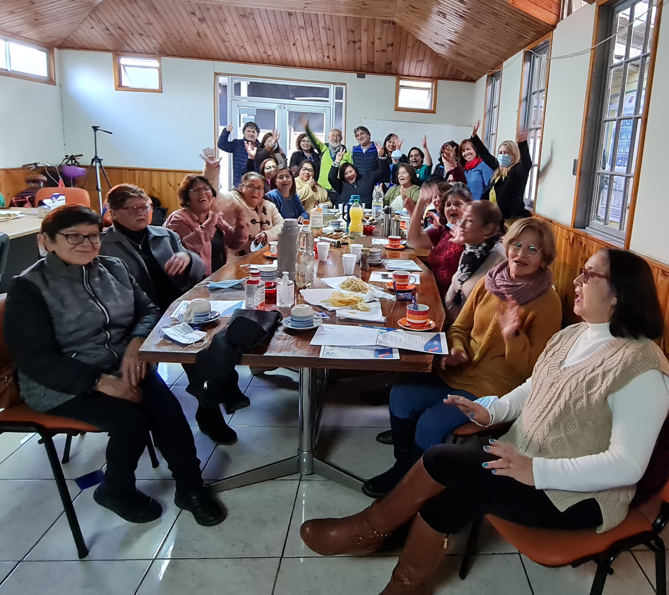 SaludQuillota entregó reconocimiento al grupo “Amigos y Amiga de la Vida Sana” por su permanente trabajo y participación en salud