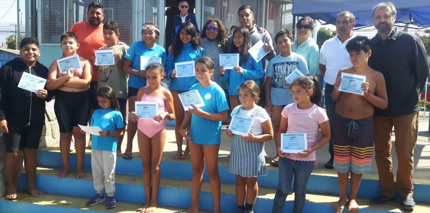 Municipalidad de Quillota cerró los cursos de natación con más de 400 participantes durante el verano